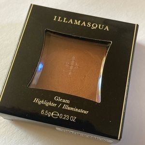 Brand New Illamasqua Gleam Highlighter Illuminator Supernatural Color Swatched